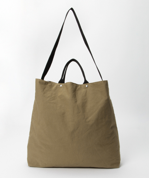 LBC（エルビーシー）の「マダートート（トートバッグ・レディース・チャコールグレー/ダークグリーン/オフホワイト・ONE SIZE）」の5枚目の写真