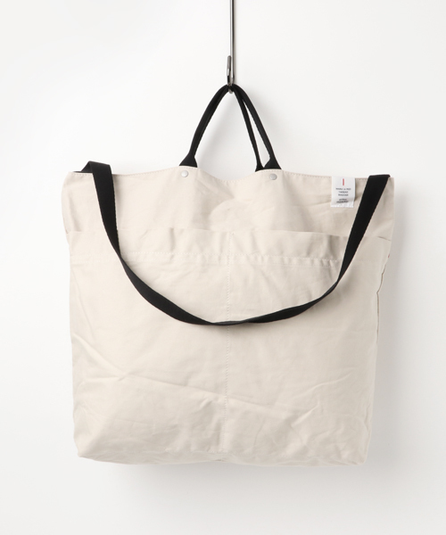 LBC（エルビーシー）の「マダートート（トートバッグ・レディース・チャコールグレー/ダークグリーン/オフホワイト・ONE SIZE）」の2枚目の写真