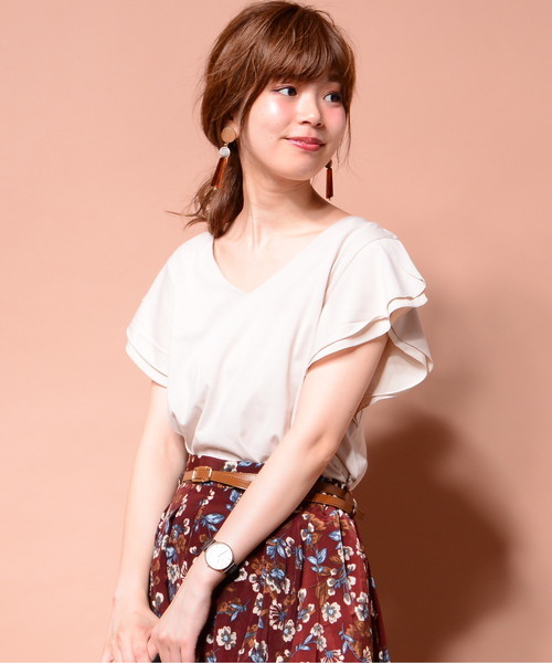 natural couture(ナチュラルクチュール)の「チューリップラッフル袖Tシャツ(Tシャツ/カットソー・レディース・ベージュ/カーキ/ブラック/レッド・FREE)」の3枚目の写真