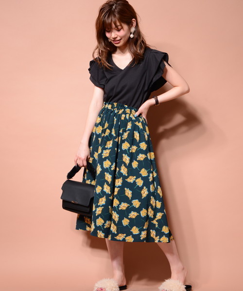 natural couture(ナチュラルクチュール)の「チューリップラッフル袖Tシャツ(Tシャツ/カットソー・レディース・ベージュ/カーキ/ブラック/レッド・FREE)」の12枚目の写真