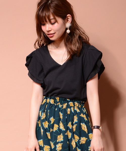 natural couture(ナチュラルクチュール)の「チューリップラッフル袖Tシャツ(Tシャツ/カットソー・レディース・ベージュ/カーキ/ブラック/レッド・FREE)」の14枚目の写真