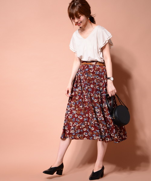 natural couture(ナチュラルクチュール)の「チューリップラッフル袖Tシャツ(Tシャツ/カットソー・レディース・ベージュ/カーキ/ブラック/レッド・FREE)」の15枚目の写真