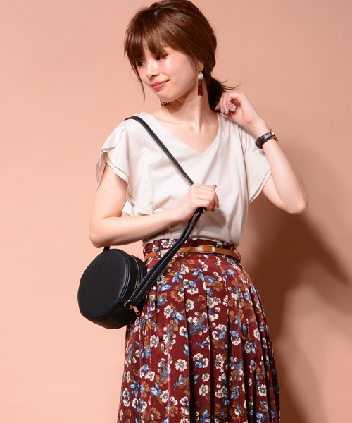 natural couture(ナチュラルクチュール)の「チューリップラッフル袖Tシャツ(Tシャツ/カットソー・レディース・ベージュ/カーキ/ブラック/レッド・FREE)」の16枚目の写真