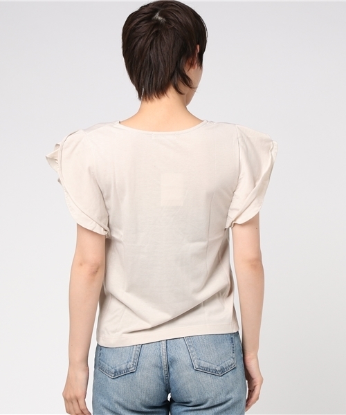 natural couture(ナチュラルクチュール)の「チューリップラッフル袖Tシャツ(Tシャツ/カットソー・レディース・ベージュ/カーキ/ブラック/レッド・FREE)」の7枚目の写真