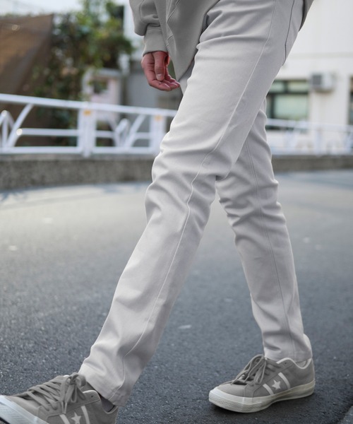 MONO-MART（モノマート）の「カツラギ素材 テーパード ストレッチ チノパンツ（チノパンツ・メンズ・ライトグレー/ブラック/ベージュ/ネイビー/オリーブ/サックスブルー/アイボリー/モカ/グレー系その他/ブラウン系その他/ストライプ/チェック/ワイン/ライトベージュ/チャコール/ダークブラウン/その他/ブルー系その他/ブラウン/ブラウン系その他2/グレー/その他1・S/M/L/XL/XS）」の4枚目の写真