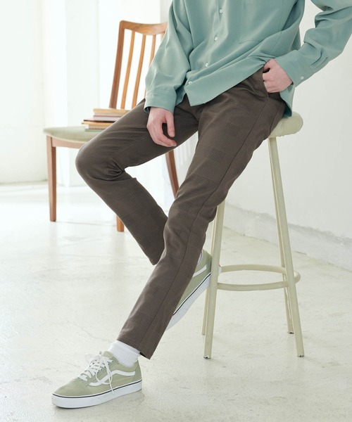 MONO-MART（モノマート）の「カツラギ素材 テーパード ストレッチ チノパンツ（チノパンツ・メンズ・ライトグレー/ブラック/ベージュ/ネイビー/オリーブ/サックスブルー/アイボリー/モカ/グレー系その他/ブラウン系その他/ストライプ/チェック/ワイン/ライトベージュ/チャコール/ダークブラウン/その他/ブルー系その他/ブラウン/ブラウン系その他2/グレー/その他1・S/M/L/XL/XS）」の11枚目の写真