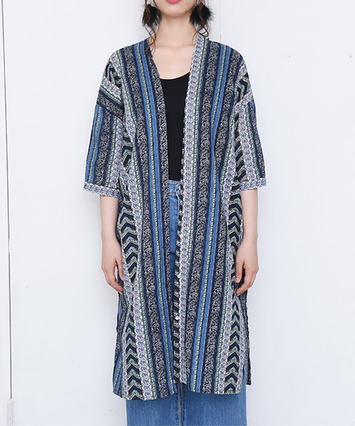 Luz Llena（ラズレナ）の「ネイティブ柄シャツシャツワンピース（シャツワンピース・レディース・レッド/ブルー・MEDIUM）」の4枚目の写真