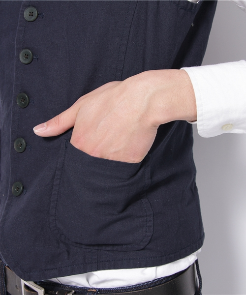 UNION STATION（ユニオンステーション）の「リネンコットンベスト（ベスト・メンズ・ベージュ/ネイビー・MEDIUM/LARGE）」の8枚目の写真