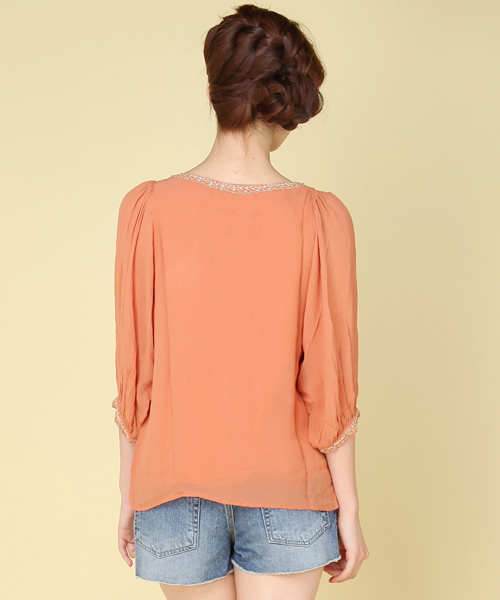 Another Edition（アナザーエディション）の「AE R GGT ビジューEMB BLS（シャツ/ブラウス・レディース・ベージュ/ターコイズブルー/オレンジ・フリー）」の7枚目の写真