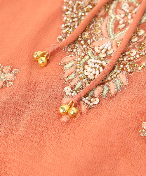 Another Edition（アナザーエディション）の「AE R GGT ビジューEMB BLS（シャツ/ブラウス・レディース・ベージュ/ターコイズブルー/オレンジ・フリー）」の10枚目の写真