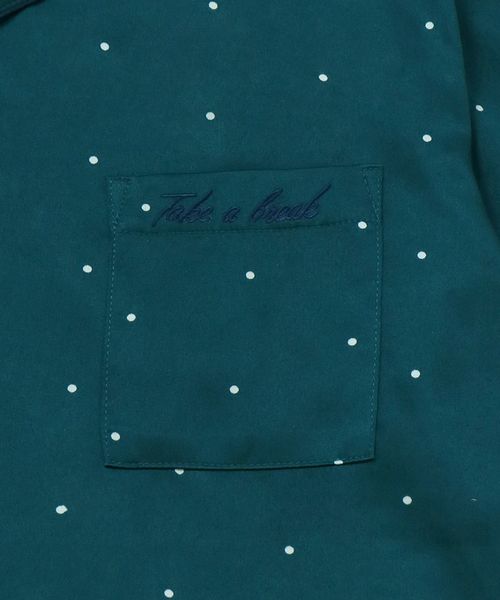 fran de lingerie（フランデランジェリー）の「milky-satin ミルキーサテン 長袖シャツ上下セット（ルームウェア/パジャマ・レディース・ネイビー/ブラウン/オフホワイト/ピンク/ワイン/グレー/ダークブルー/サーモンピンク/ボルドー/コーラルピンク/ブルーグリーン/ブルーパープル・M-L）」の22枚目の写真