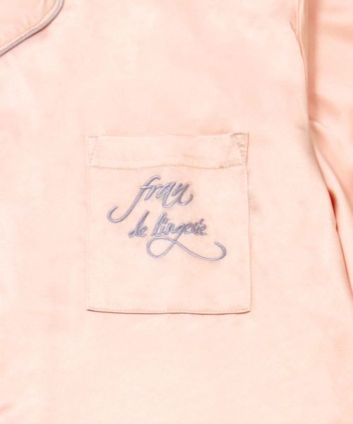 fran de lingerie（フランデランジェリー）の「milky-satin ミルキーサテン 長袖シャツ上下セット（ルームウェア/パジャマ・レディース・ネイビー/ブラウン/オフホワイト/ピンク/ワイン/グレー/ダークブルー/サーモンピンク/ボルドー/コーラルピンク/ブルーグリーン/ブルーパープル・M-L）」の14枚目の写真