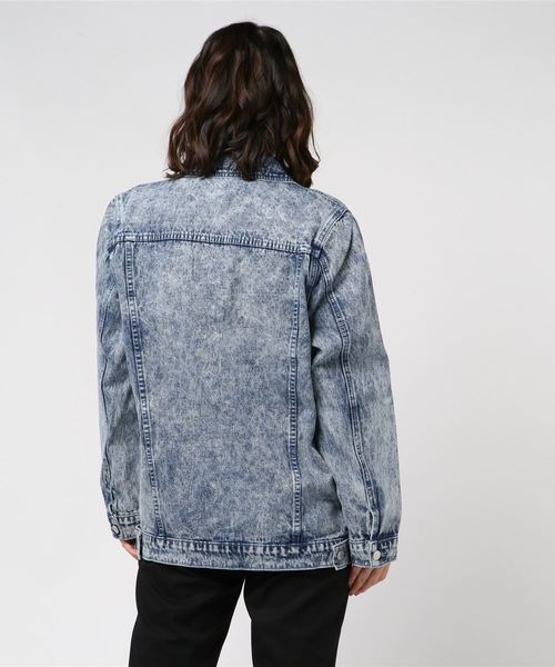 WEGO(ウィゴー)の「WEGO/ケミカルビッグシルエットGジャン(デニムジャケット・レディース・ピンク/インディゴブルー・FREE)」の4枚目の写真