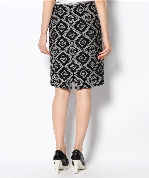 BEAUTY&YOUTH UNITED ARROWS（ビューティーアンドユースユナイテッドアローズ）の「BYBC イカットタイトスカート◇（スカート・レディース・ブラック/オリーブ・SMALL/MEDIUM）」の4枚目の写真