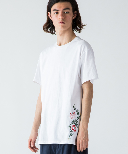 rehacer（レアセル）の「rehacer STAND : Flower Bloom S/S T / フラワー ブルーム ショートスリーブ Tシャツ（Tシャツ/カットソー・メンズ・ホワイト/ブラック・SMALL/MEDIUM/LARGE/X-LARGE/X-SMALL）」の8枚目の写真