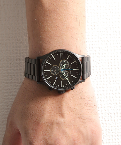 NIXON（ニクソン）の「THE SENTRY CHRONO（アナログ腕時計・メンズ・ブラック/ブラック系その他/ブルー系その他/ガンメタ/その他1/その他2・FREE）」の4枚目の写真