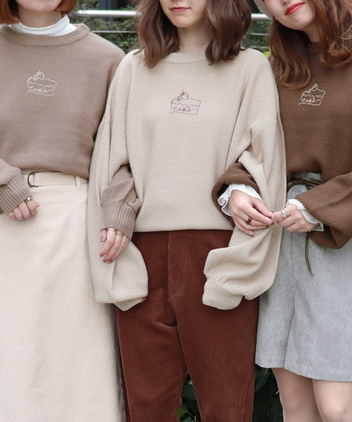 PairPair（ペアペア）の「ボリューム袖ケーキ刺繍ニットプルオーバー（ニット/セーター・レディース・モカ/ブラウン系その他/ライトベージュ・FREE）」の3枚目の写真