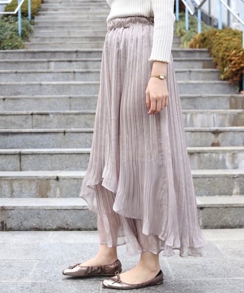 flower(フラワー)の「ウェーヴィープリーツスカート(スカート・レディース・ベージュ/ブルー・FREE)」の5枚目の写真