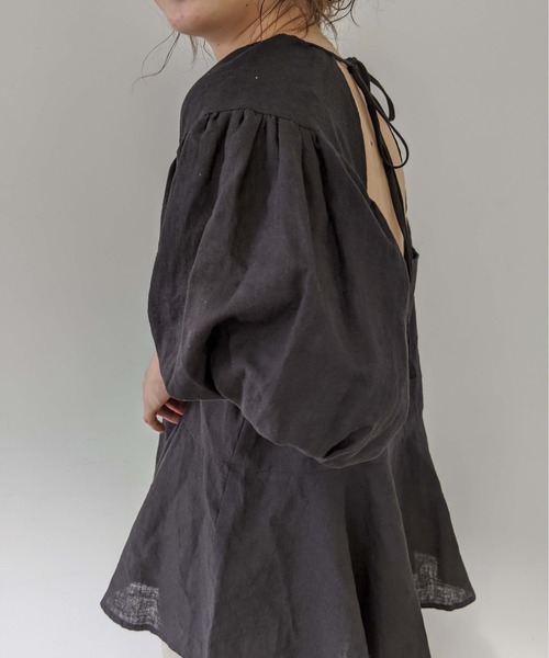 Omekashi(オメカシ)の「リネンバックシャンブラウス(シャツ/ブラウス・レディース・ブラック/オフホワイト/グリーン・FREE)」の3枚目の写真