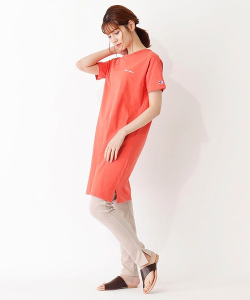 Champion（チャンピオン）の「Champion クルーネックTシャツワンピース（ワンピース・レディース・オレンジ系その他5/グリーン/ブラック/オフホワイト・02）」の8枚目の写真