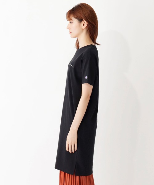 Champion（チャンピオン）の「Champion クルーネックTシャツワンピース（ワンピース・レディース・オレンジ系その他5/グリーン/ブラック/オフホワイト・02）」の9枚目の写真