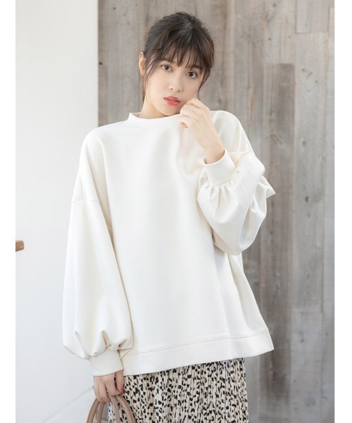 fifth（フィフス）の「ダイバー素材ボリュームスリーブプルオーバー（Tシャツ/カットソー・レディース・アイボリー/グレイッシュベージュ・MEDIUM）」の2枚目の写真