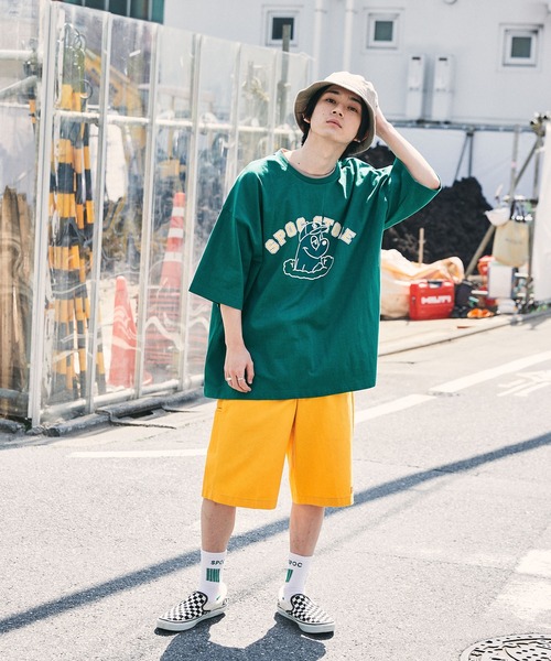 SPOC STORE(スポックストア)の「【SPOC STORE】レイヤード配色 カレッジロゴ半袖カットソー(Tシャツ/カットソー・メンズ・オフホワイト/イエロー/グリーン/コバルトブルー・M/L)」の2枚目の写真