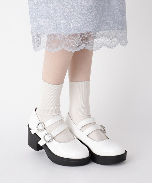 cs T&P（シーエスティーアンドピー）の「ビジューバックルWストラップパンプス（パンプス・レディース・ホワイト系2/ブラック系1・S/M/L/LL）」の3枚目の写真