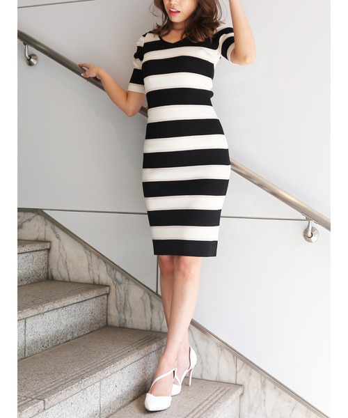 ROYAL PARTY（ロイヤルパーティー）の「【エコヴェロ】洗えるVネックニットタイトワンピース（ワンピース・レディース・ブラック/ブラック系その他/ピンク/グリーン/ベージュ・ｼｮｰﾄ/ﾛﾝｸﾞ）」の18枚目の写真