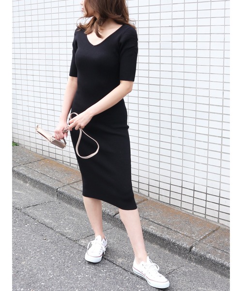 ROYAL PARTY（ロイヤルパーティー）の「【エコヴェロ】洗えるVネックニットタイトワンピース（ワンピース・レディース・ブラック/ブラック系その他/ピンク/グリーン/ベージュ・ｼｮｰﾄ/ﾛﾝｸﾞ）」の21枚目の写真