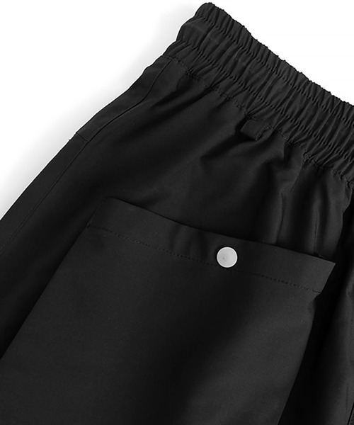 me+em select（ミームセレクト）の「ビックポケットモノトーンハーフパンツ【メンズ】（その他パンツ・メンズ・ホワイト/ブラック・L/S/M）」の8枚目の写真