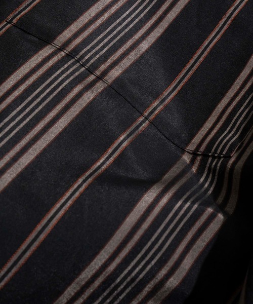 MAISON SPECIAL（メゾンスペシャル）の「《ユニセックスアイテム》コットンシルクストライププライムオーバーバンドカラーシャツ 【MAISON SPECIAL/メゾンスペシャル】（シャツ/ブラウス・メンズ・ブラック/ネイビー・0/1/2）」の5枚目の写真