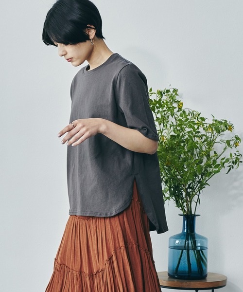 ECRIRE（エクリール）の「綿100％ 10oz天竺コットン サイドスリットT（Tシャツ/カットソー・レディース・オフホワイト/チャコールグレー/ピンク/ライトグリーン・フリー）」の3枚目の写真