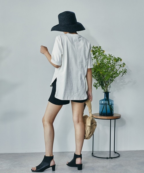 ECRIRE（エクリール）の「綿100％ 10oz天竺コットン サイドスリットT（Tシャツ/カットソー・レディース・オフホワイト/チャコールグレー/ピンク/ライトグリーン・フリー）」の11枚目の写真