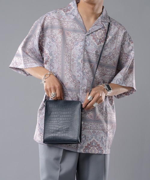 kutir（クティール）の「スクエアショルダーバッグ（ショルダーバッグ・メンズ・ブラック/ベージュ/ブルーグリーン・FREE）」の3枚目の写真