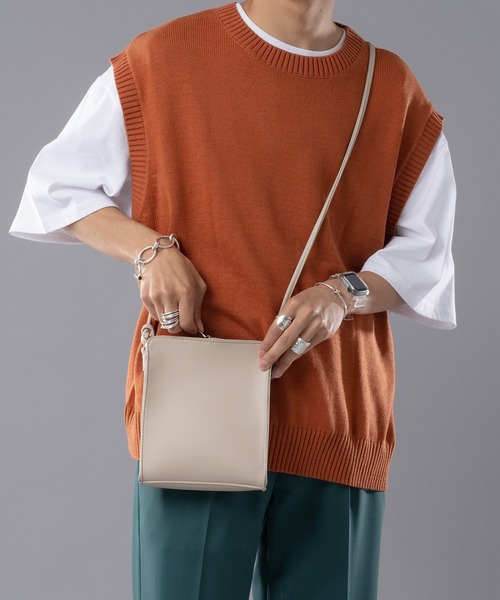 kutir（クティール）の「スクエアショルダーバッグ（ショルダーバッグ・メンズ・ブラック/ベージュ/ブルーグリーン・FREE）」の2枚目の写真