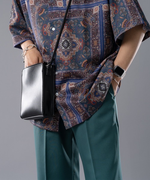 kutir（クティール）の「スクエアショルダーバッグ（ショルダーバッグ・メンズ・ブラック/ベージュ/ブルーグリーン・FREE）」の4枚目の写真