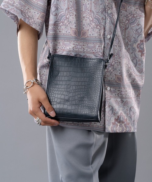 kutir（クティール）の「スクエアショルダーバッグ（ショルダーバッグ・メンズ・ブラック/ベージュ/ブルーグリーン・FREE）」の5枚目の写真