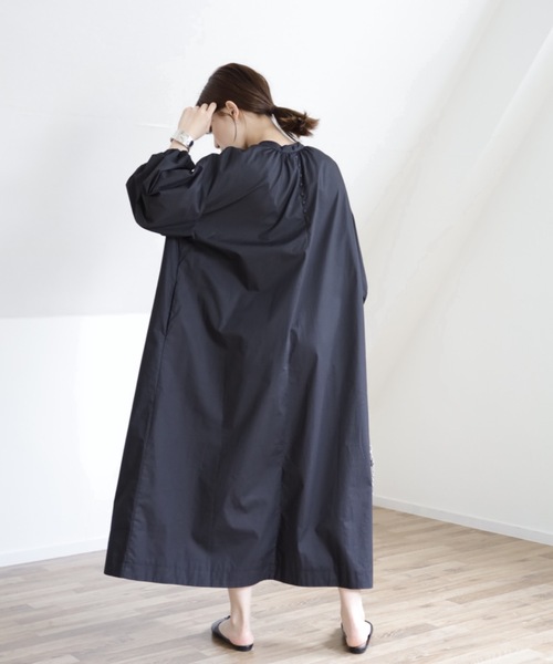 UNFIELD（アンフィールド）の「【UNFIELD ギャザーボリュームワンピース】（ワンピース・レディース・ホワイト/ブラック・FREE）」の3枚目の写真