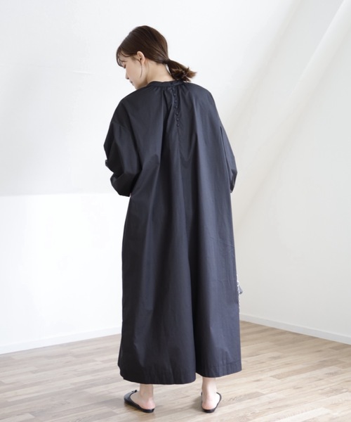 UNFIELD（アンフィールド）の「【UNFIELD ギャザーボリュームワンピース】（ワンピース・レディース・ホワイト/ブラック・FREE）」の4枚目の写真