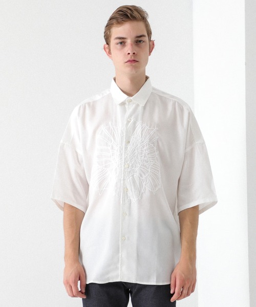 SHAREEF（シャリーフ）の「【SHAREEF】STUDIOUS別注 EMBROIDERY SS SH（シャツ/ブラウス・メンズ・ホワイト/パープル/ブラック・2/1）」の8枚目の写真