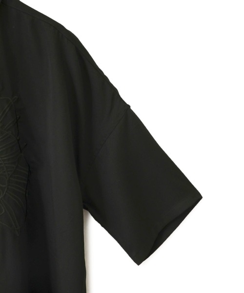 SHAREEF（シャリーフ）の「【SHAREEF】STUDIOUS別注 EMBROIDERY SS SH（シャツ/ブラウス・メンズ・ホワイト/パープル/ブラック・2/1）」の21枚目の写真