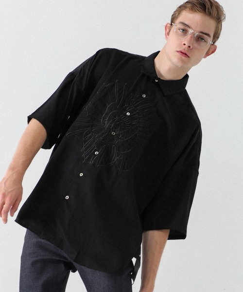 SHAREEF（シャリーフ）の「【SHAREEF】STUDIOUS別注 EMBROIDERY SS SH（シャツ/ブラウス・メンズ・ホワイト/パープル/ブラック・2/1）」の15枚目の写真