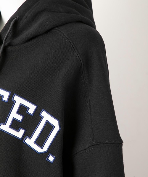 MILKFED.（ミルクフェド）の「ARCH LOGO PATCH HOODED TOP（パーカー・レディース・ネイビー/ブラック/オフホワイト/ブラウン・ONE SIZE）」の9枚目の写真