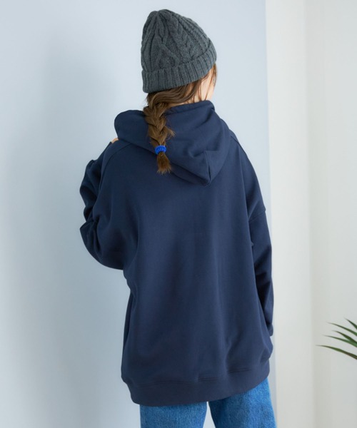 MILKFED.（ミルクフェド）の「ARCH LOGO PATCH HOODED TOP（パーカー・レディース・ネイビー/ブラック/オフホワイト/ブラウン・ONE SIZE）」の14枚目の写真