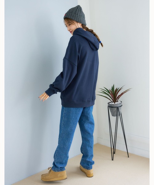 MILKFED.（ミルクフェド）の「ARCH LOGO PATCH HOODED TOP（パーカー・レディース・ネイビー/ブラック/オフホワイト/ブラウン・ONE SIZE）」の17枚目の写真