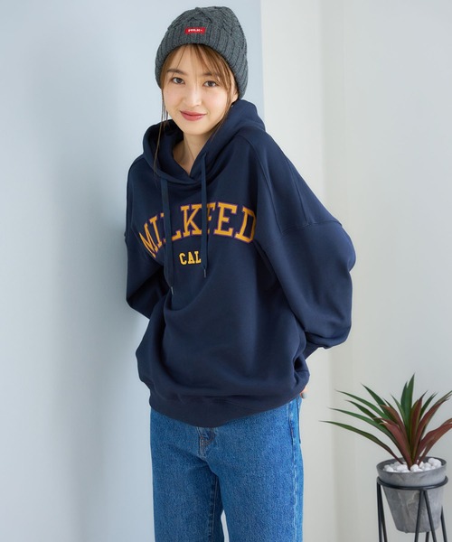 MILKFED.（ミルクフェド）の「ARCH LOGO PATCH HOODED TOP（パーカー・レディース・ネイビー/ブラック/オフホワイト/ブラウン・ONE SIZE）」の20枚目の写真