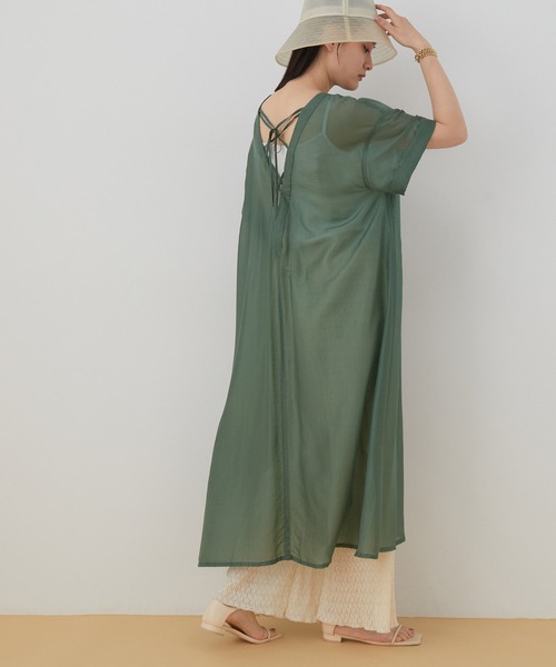 ADAM ET ROPE'(アダムエロペ)の「<SETアイテム>シアーTキャミワンピセット(ワンピース・レディース・ブラック/グリーン・FREE)」の4枚目の写真