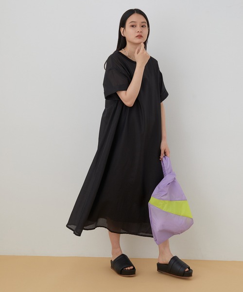 ADAM ET ROPE'(アダムエロペ)の「<SETアイテム>シアーTキャミワンピセット(ワンピース・レディース・ブラック/グリーン・FREE)」の17枚目の写真