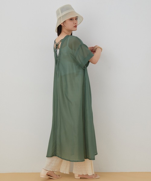 ADAM ET ROPE'(アダムエロペ)の「<SETアイテム>シアーTキャミワンピセット(ワンピース・レディース・ブラック/グリーン・FREE)」の21枚目の写真